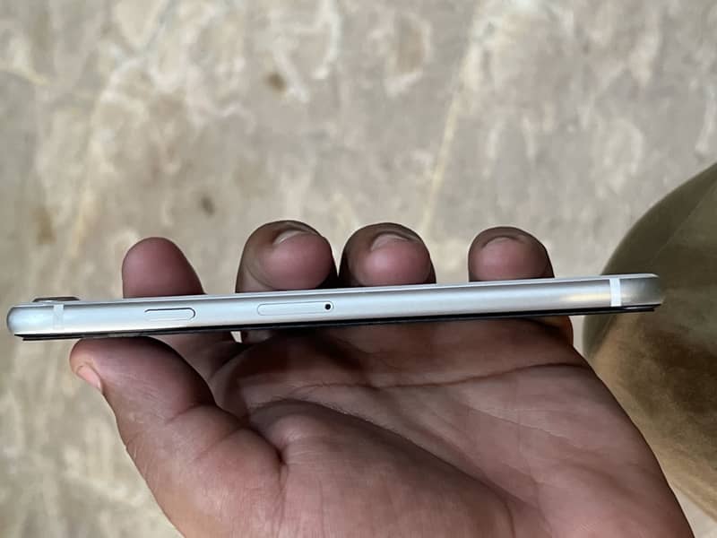Apple iPhone SE 2second generation 2