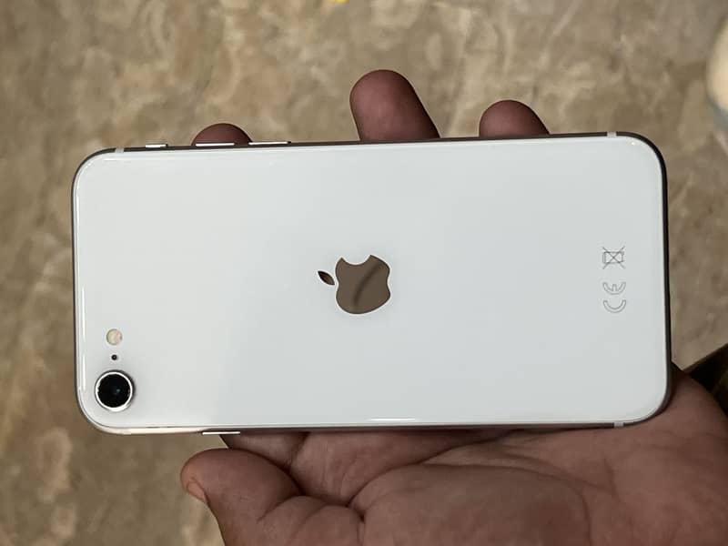 Apple iPhone SE 2second generation 3