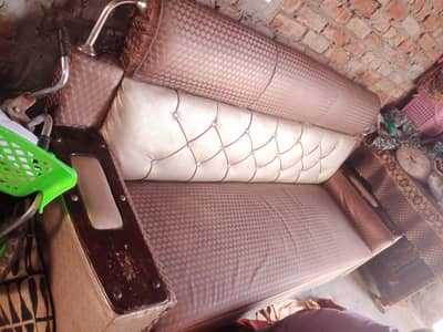 three seater sofa in best condition