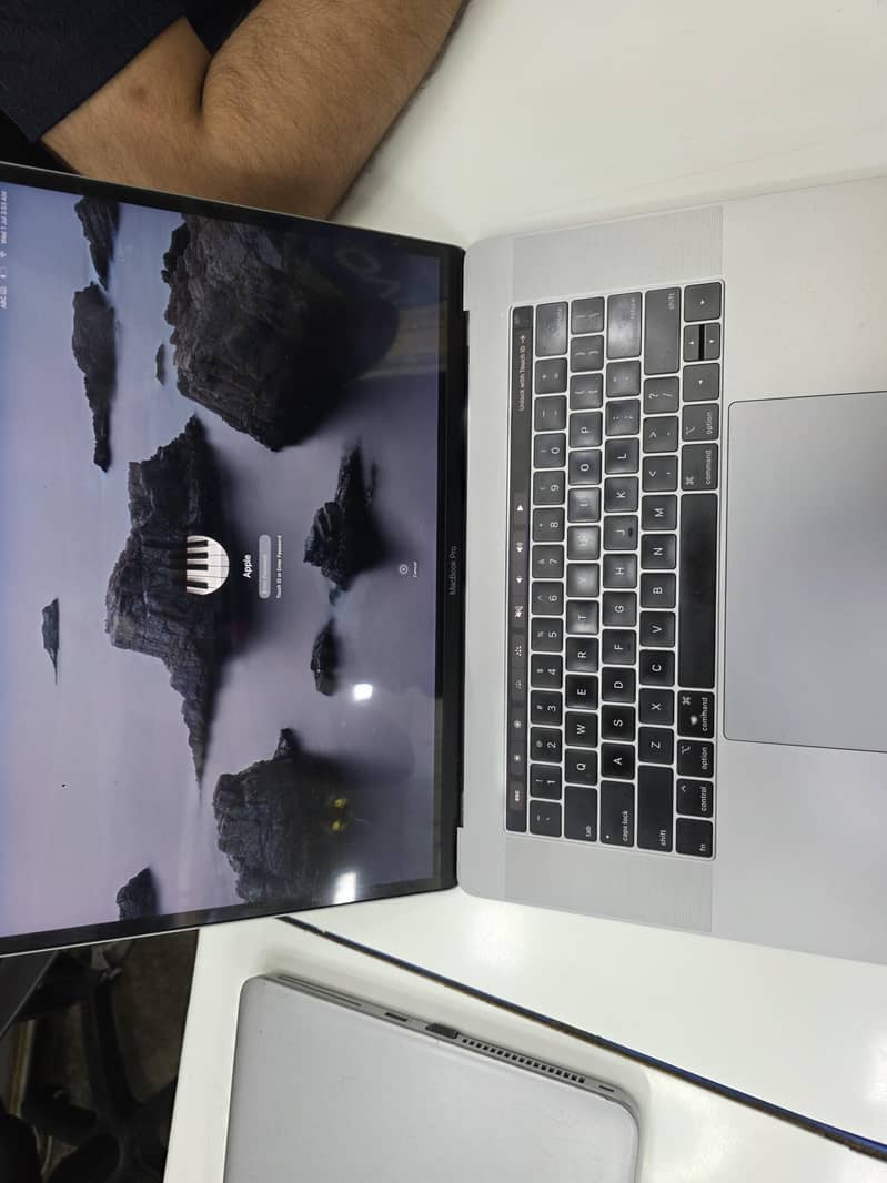 Macbook Pro 2019  15" 6