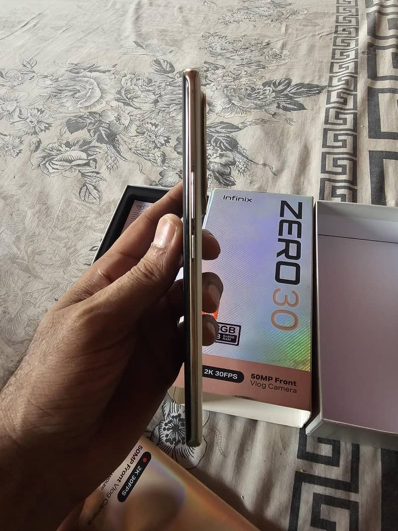 Infinix Zero 30 3