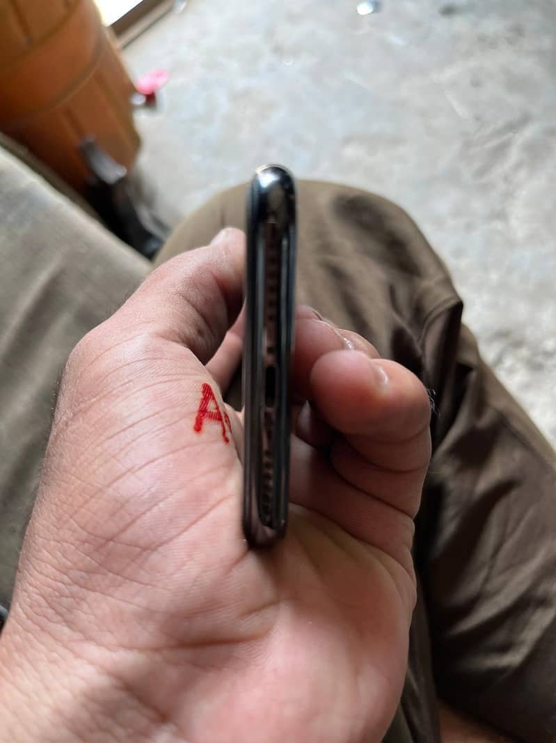 Apple iPhone X 6