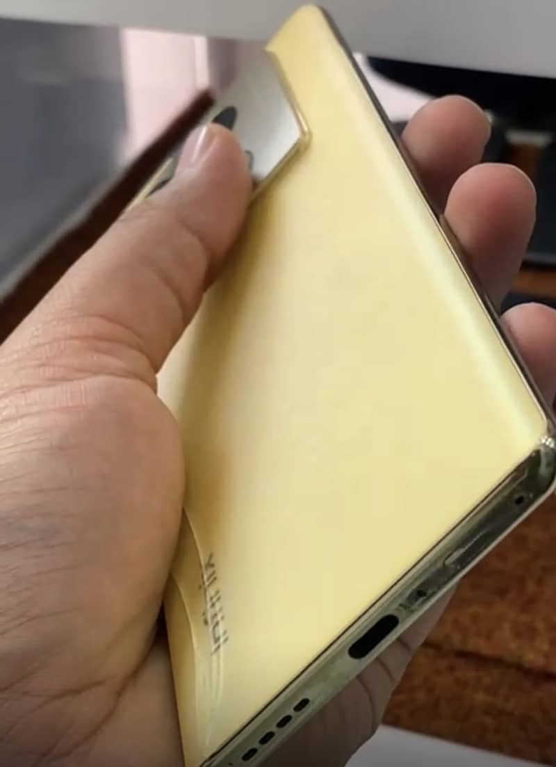 Infinix Note 40 Pro 3