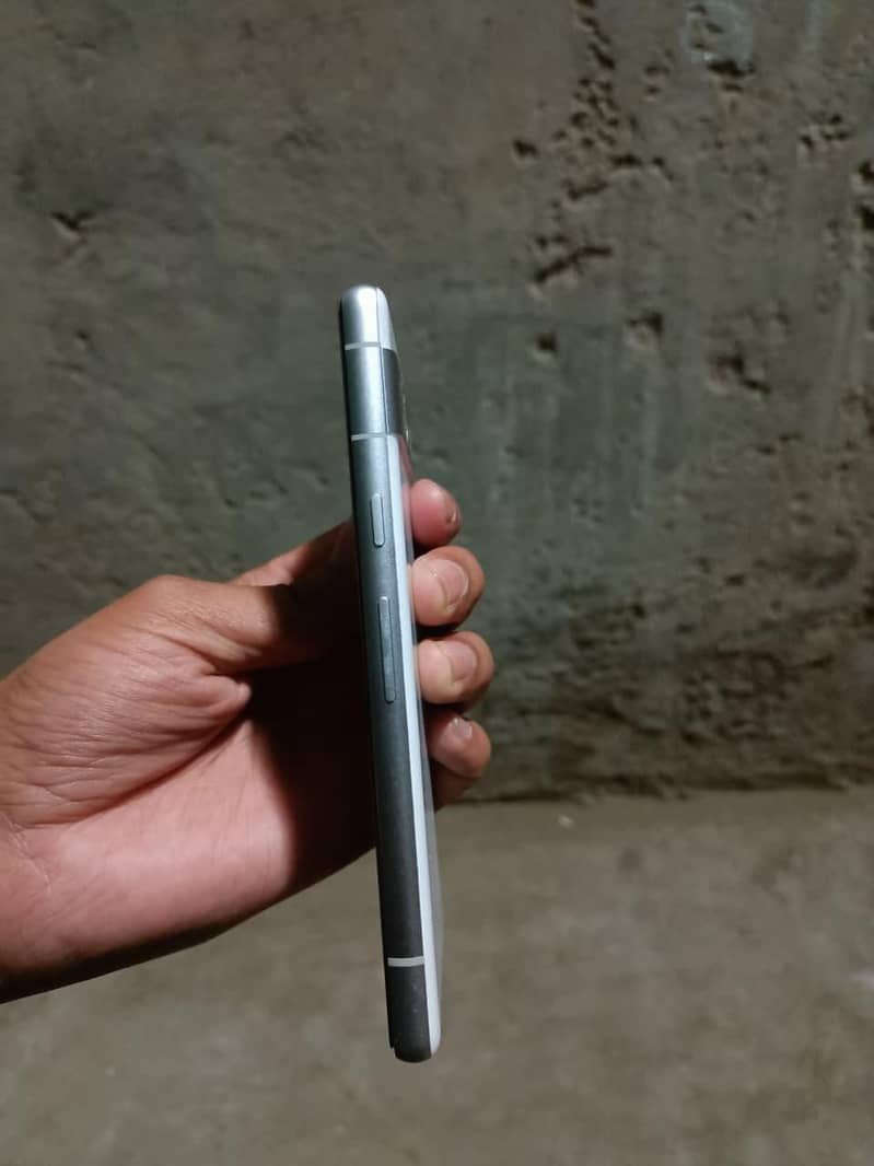 Google Pixel 7a 1