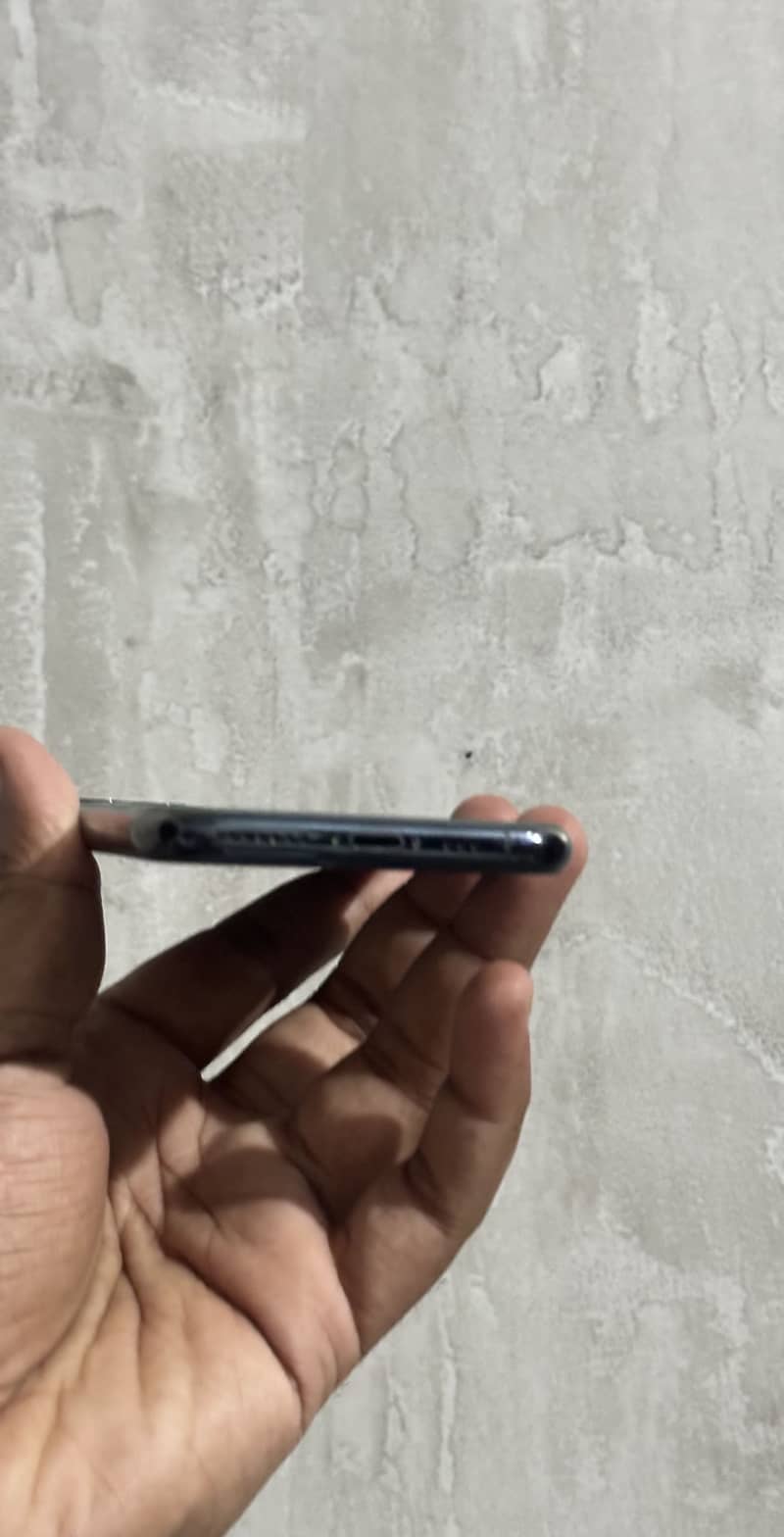 iPhone 11 PRO 5