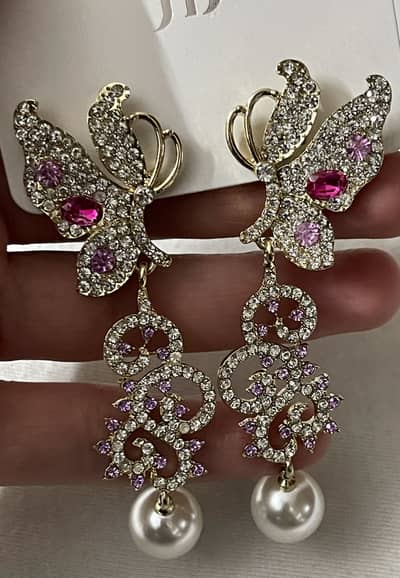 New butterfly earrings for girls , new design weightless earrings,