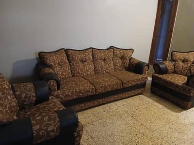 USED 5 SEATER SOFA SET IN GOOD CONDITION AVAILABLE