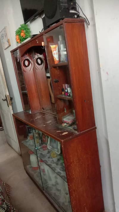 Dressing Table Full Mirror & Two Storage Rack Attached Divider