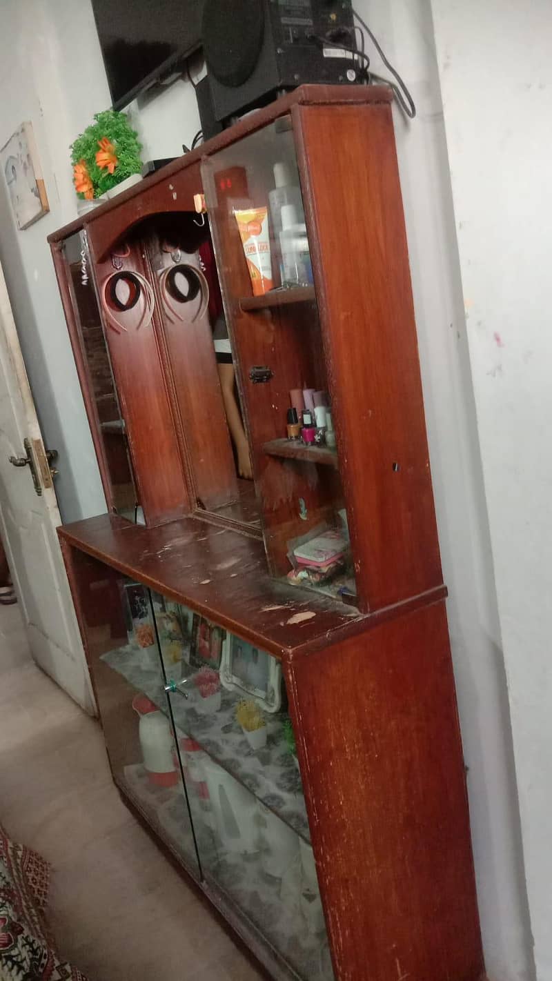 Dressing Table Full Mirror & Two Storage Rack Attached Divider 0