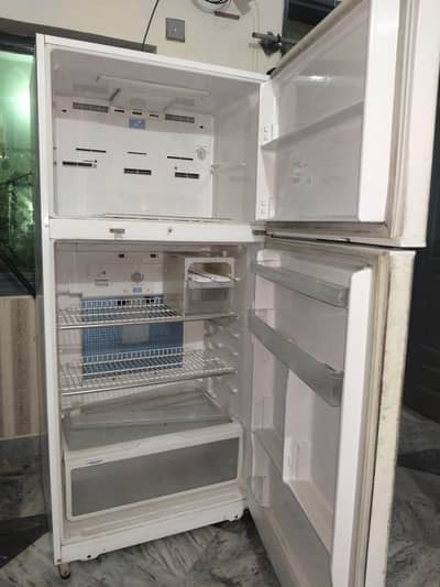 Hitachi Full size Refrigerator