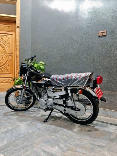 Honda CG 125 chrome edition ( mobile contented bike)