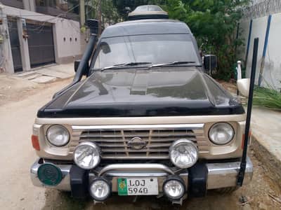 Nissan Patrol 1990 registration 1992 Lahore registration
