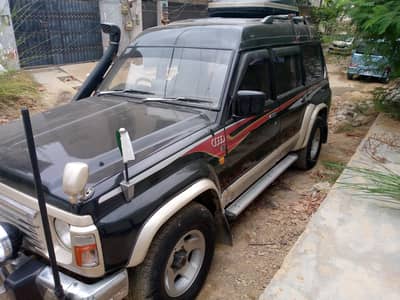 Nissan Patrol 1990 registration 1992 Lahore registration