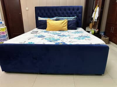 Queen size Bed for sale (Urgent)