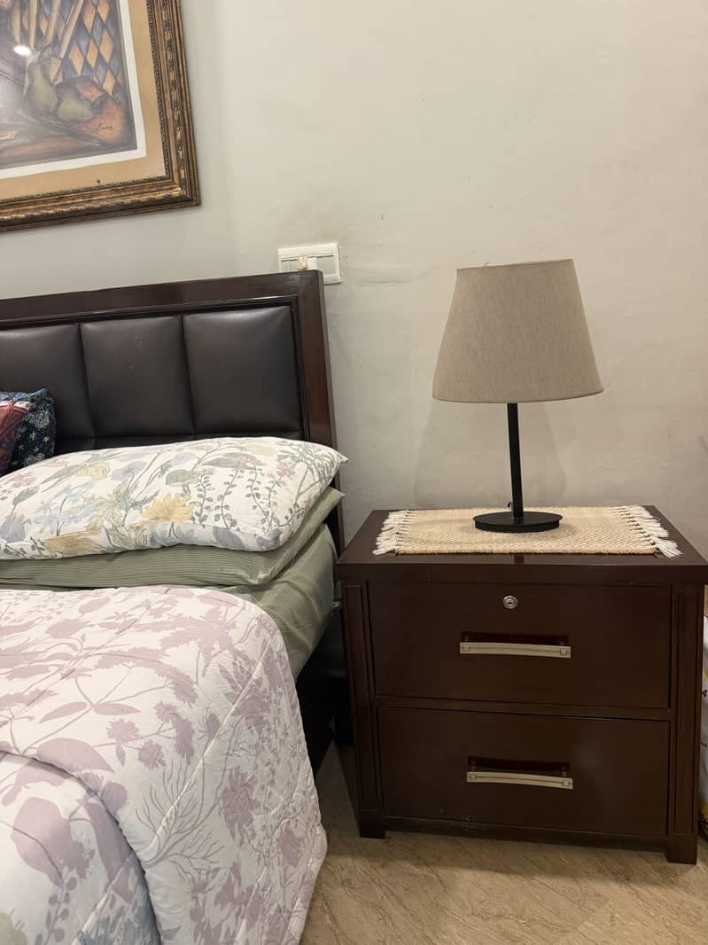 Solid Wood bed set with console 3