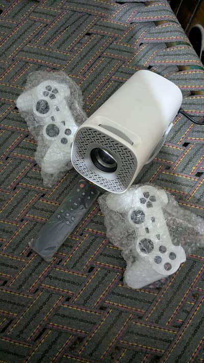 Mini Smart Projector 1080p + 2 Wireless Controllers + 64GB TF Card