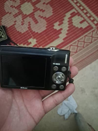 Niklon Digital Camera