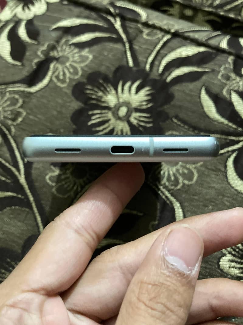 Google Pixel 7a 2