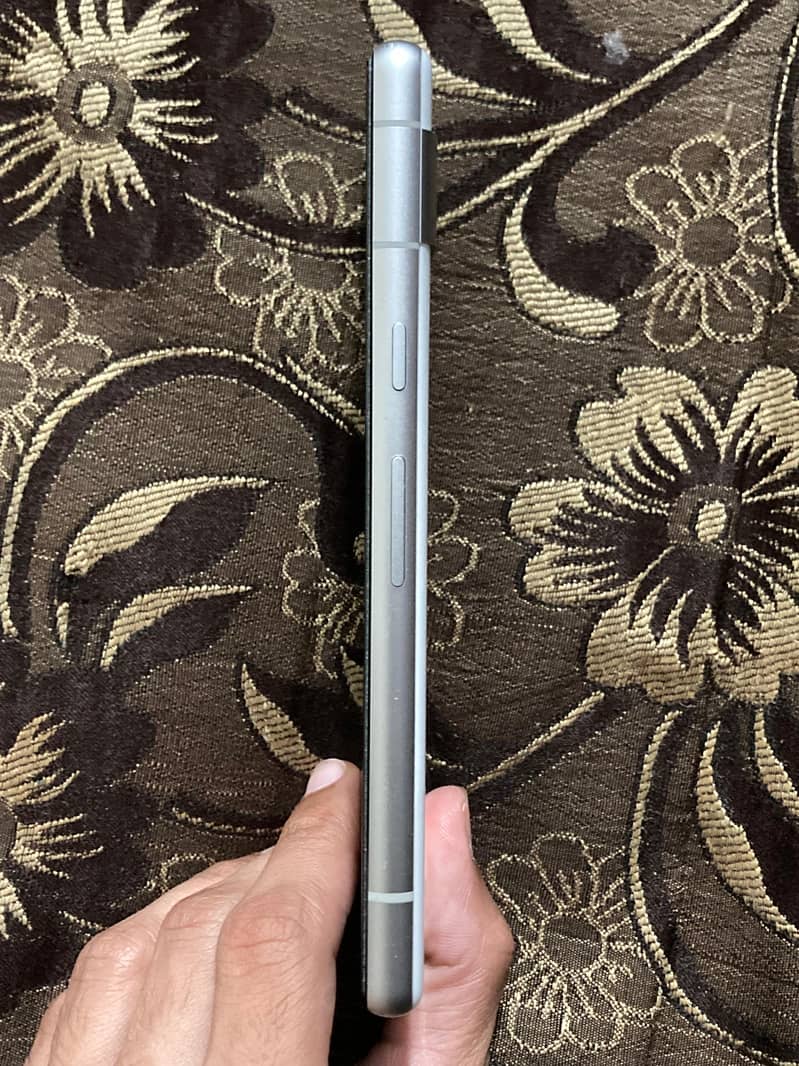Google Pixel 7a 5