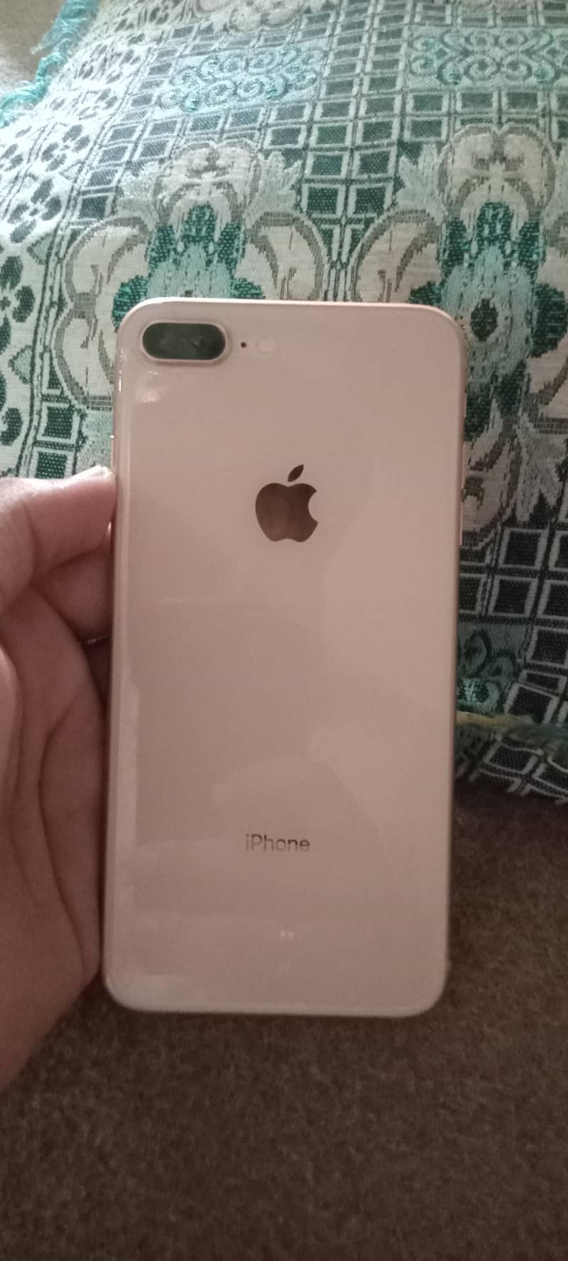 Apple iPhone 8 Plus 3