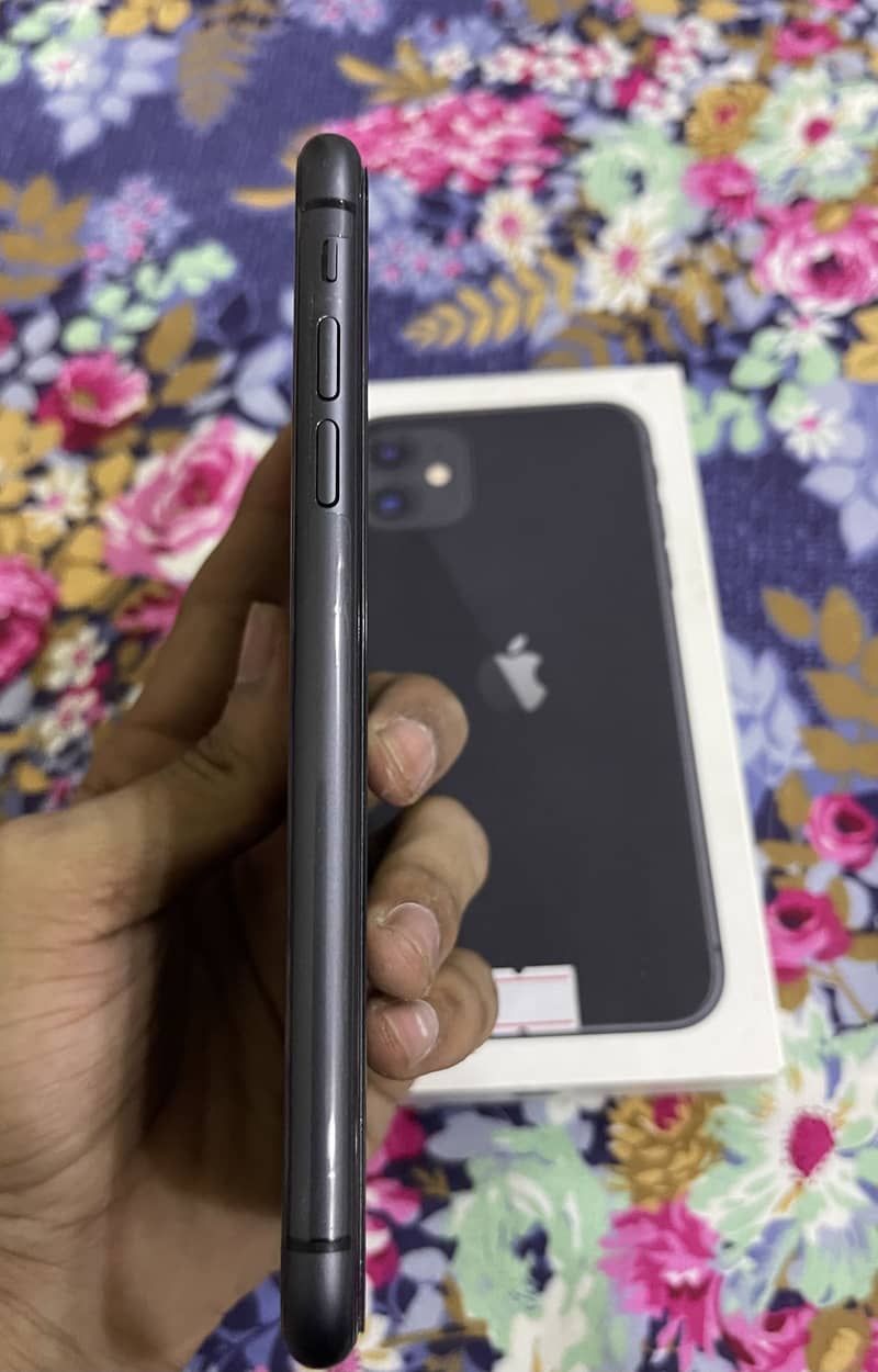 Apple iPhone 11 3
