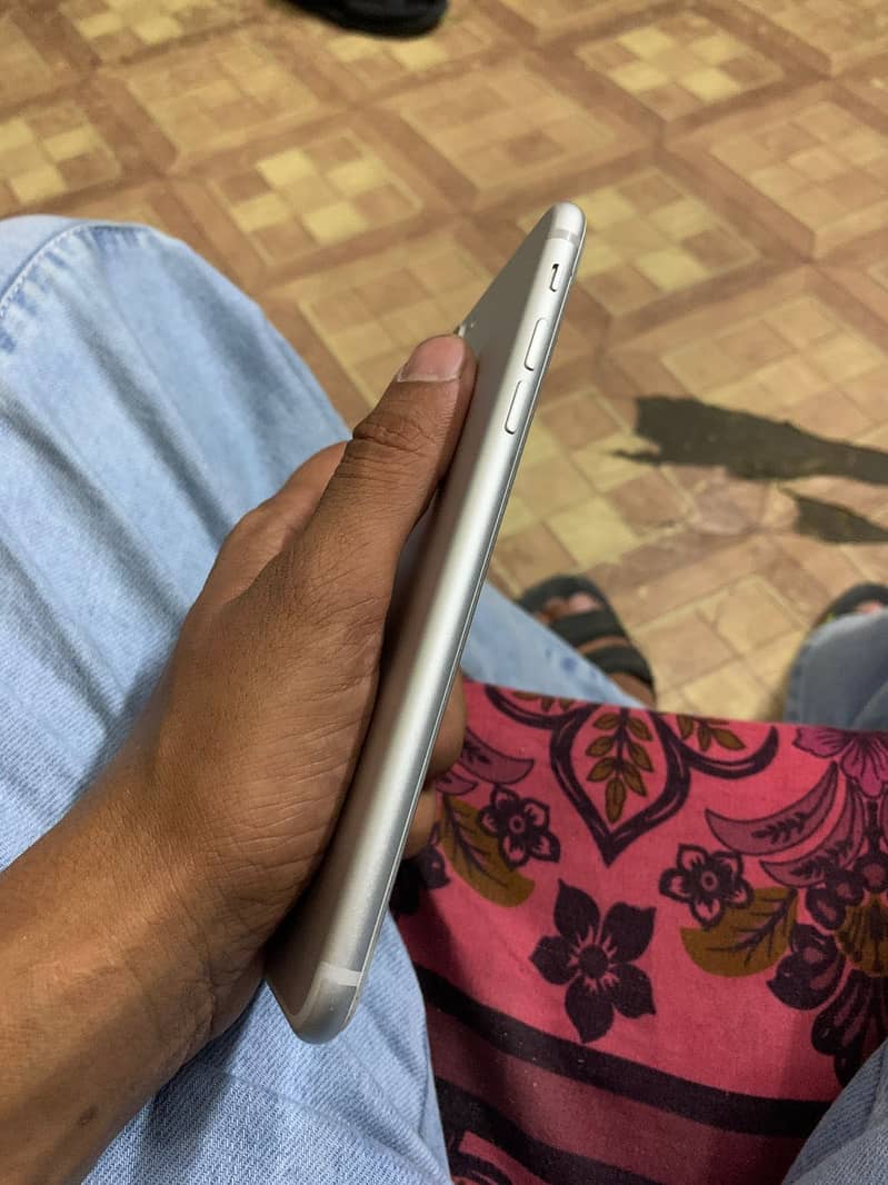Apple iPhone 7 Plus 1