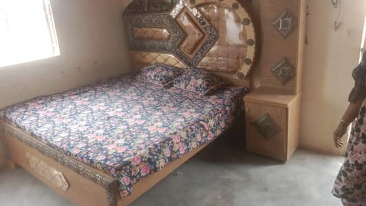 only bed do side table