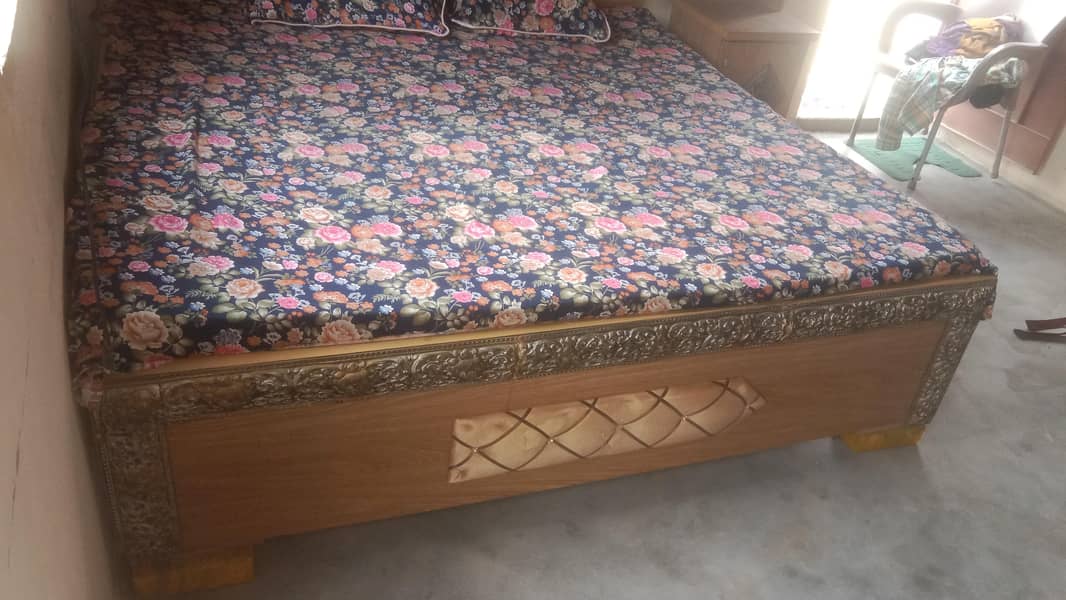 only bed do side table 1