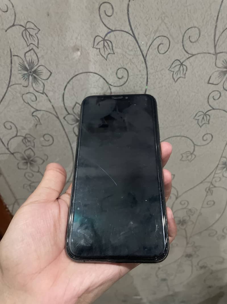 Apple iPhone Xs 3