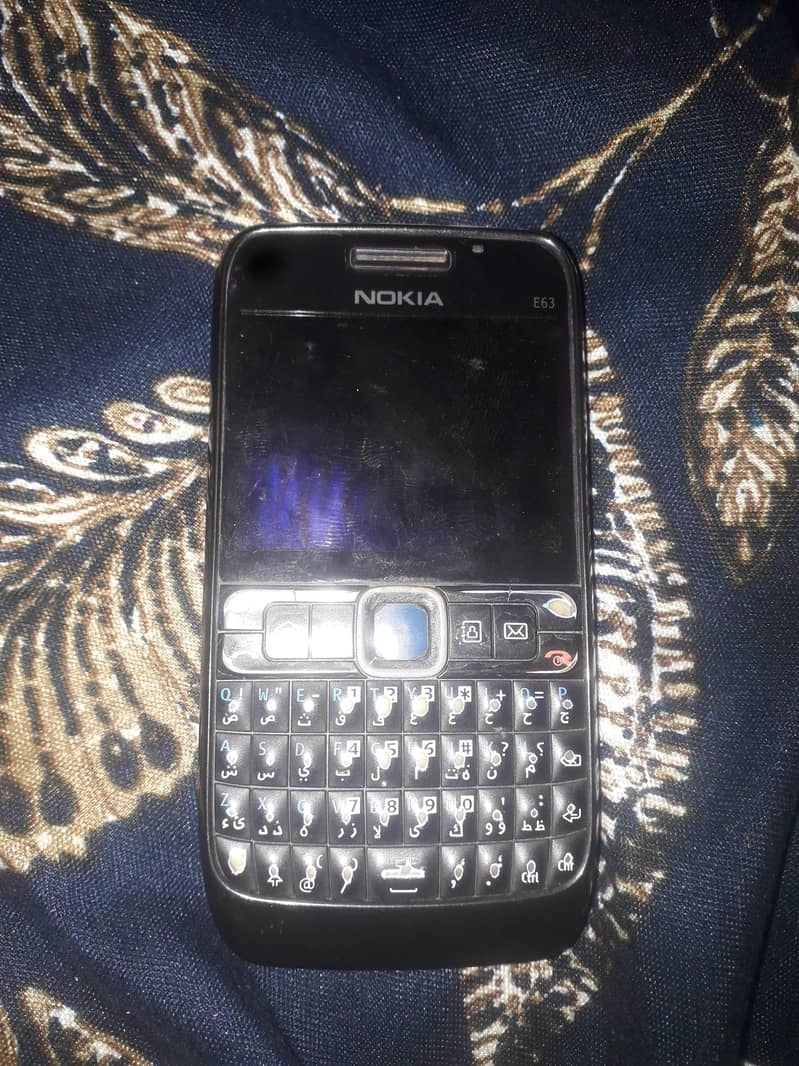 Nokia E63 0