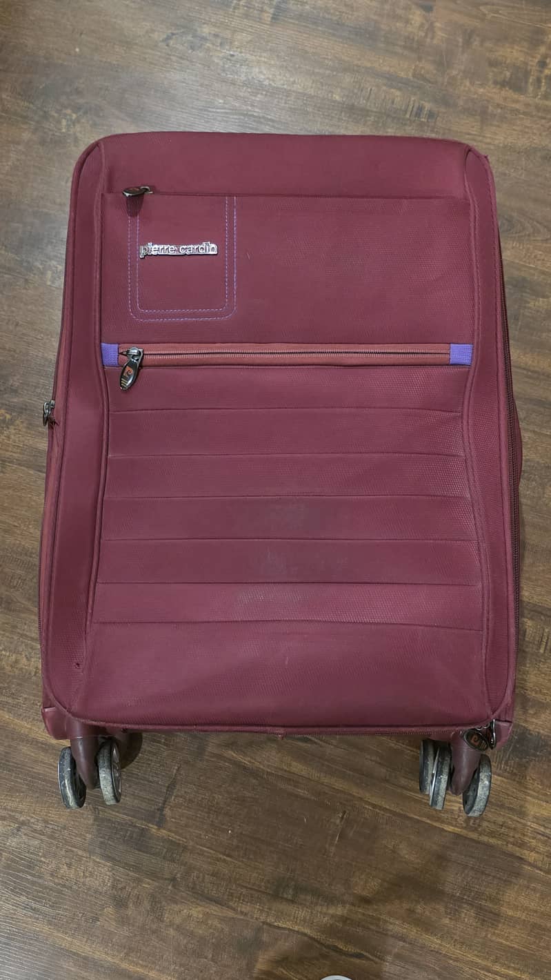 Medium suitcase 1