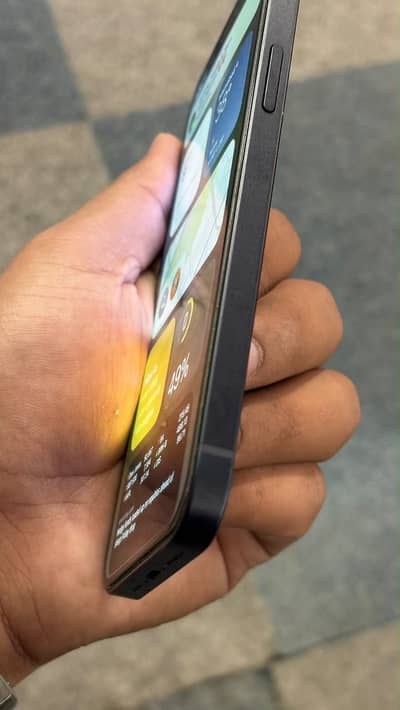 Apple iPhone 12