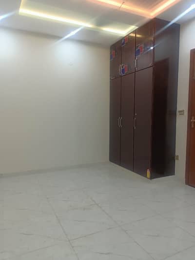 Flat available 4 office use or bachelor