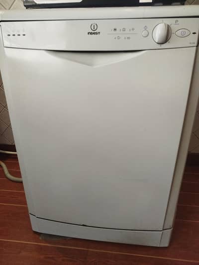 INDESIT IDL 500