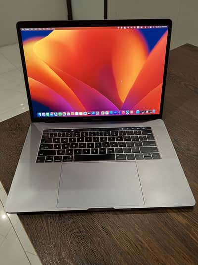 Apple MacBook Pro 15" 2017 | Core i7 | 16/512 | Original Charger