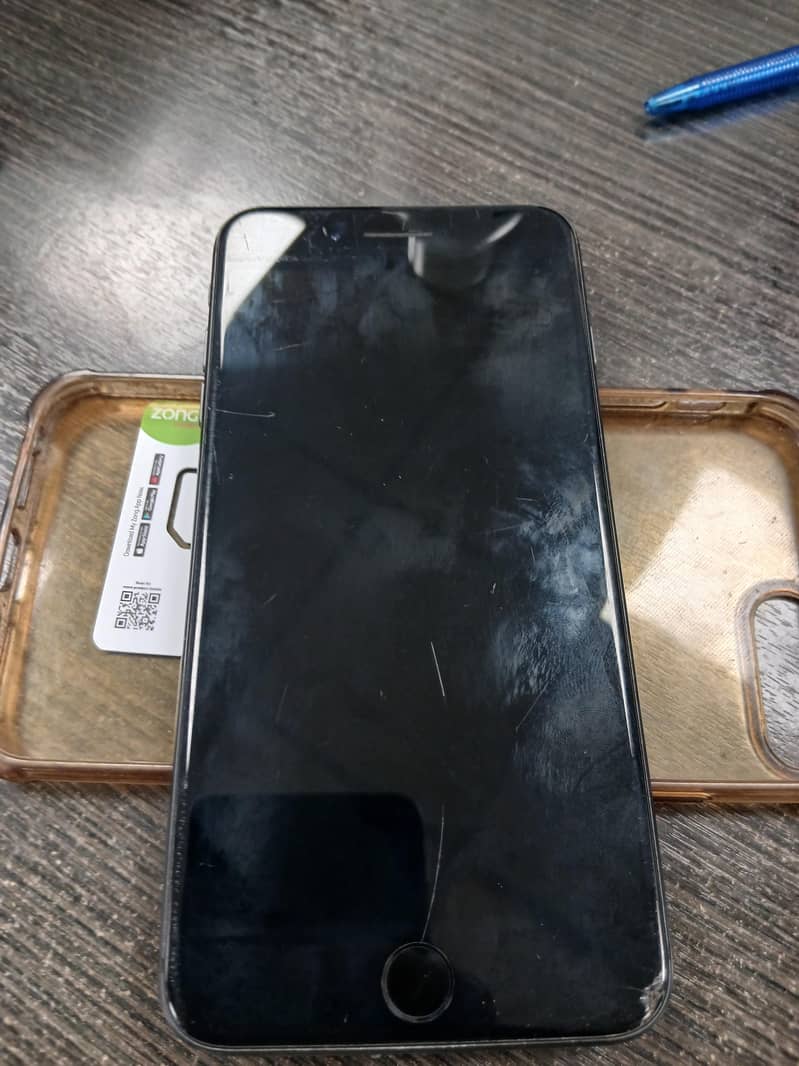 Apple iPhone 8 Plus 1