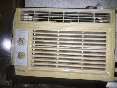 0.5 Ton window 110 AC with 220 power supply for sale urgent
