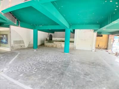 Spacious Modern Shop Available For Rent in Baverly Center F-6