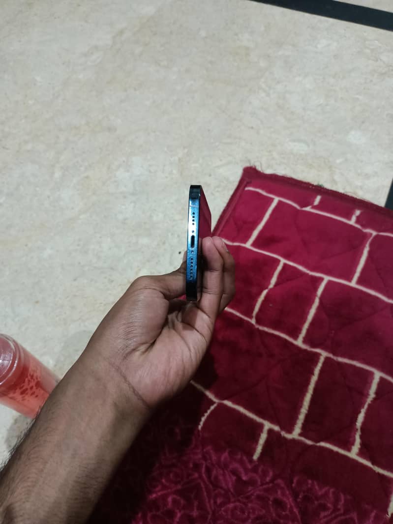Apple iPhone 12 Pro Max 4