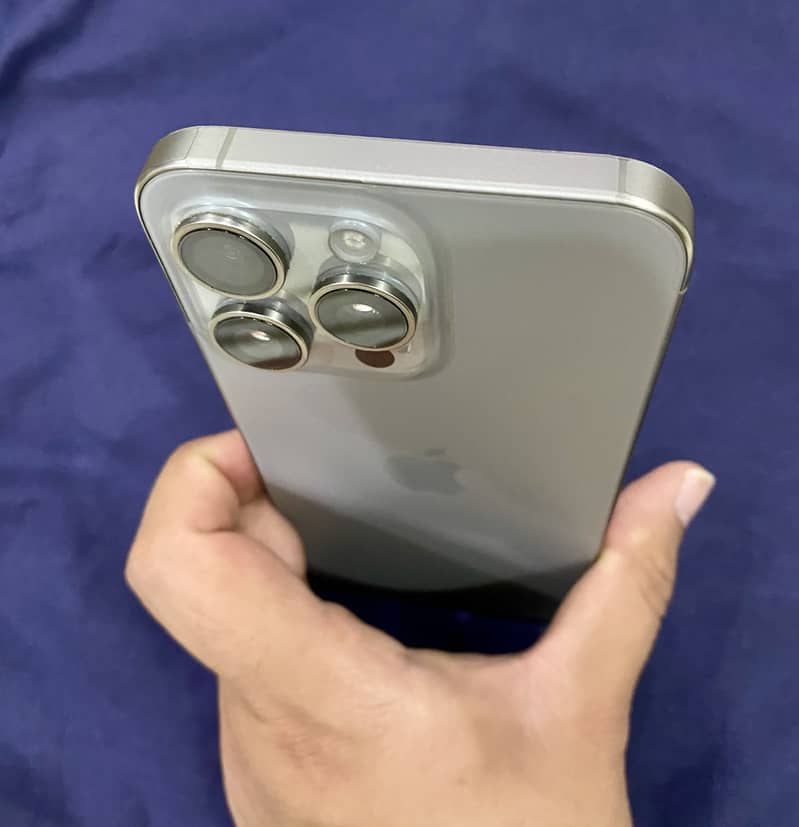 Apple iPhone 15 Pro Max 3