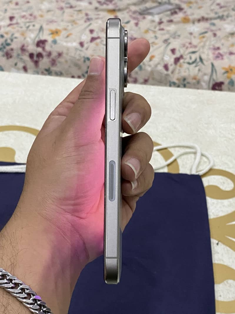 Apple iPhone 15 Pro Max 5