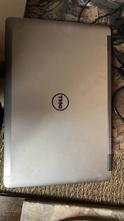 Dell laptop Urgent sell h battery ki koi problem ha