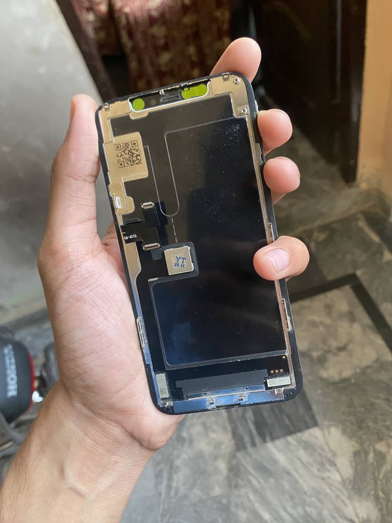 Apple iPhone 11 Pro Panel 1