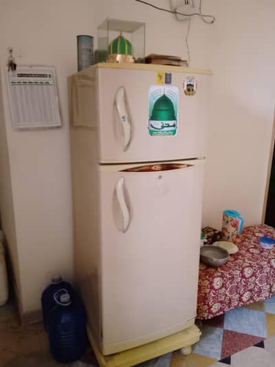 fridge good condition ma ha koi masla nai ha