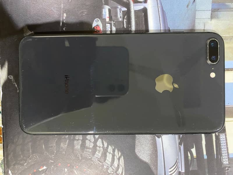 Apple iPhone 8 Plus 3
