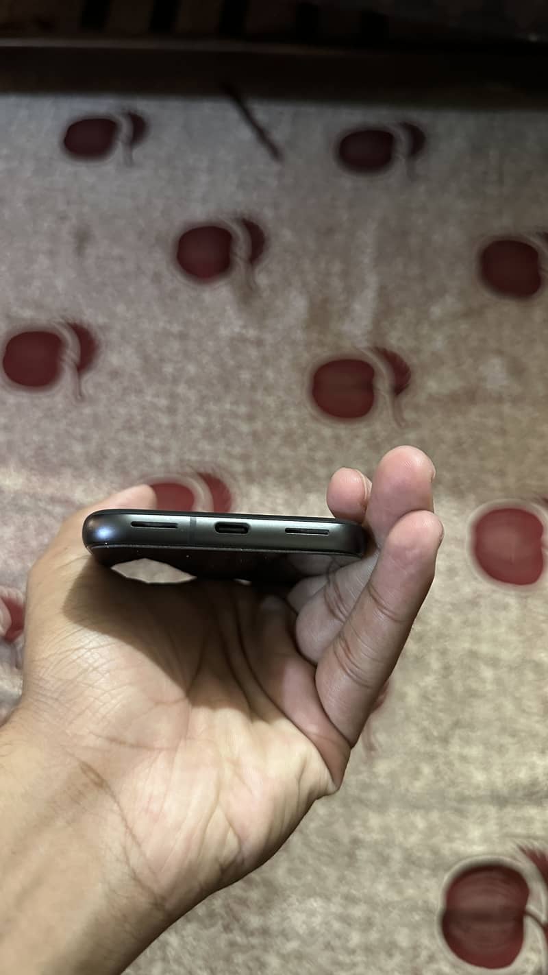 Google pixel 8a 4