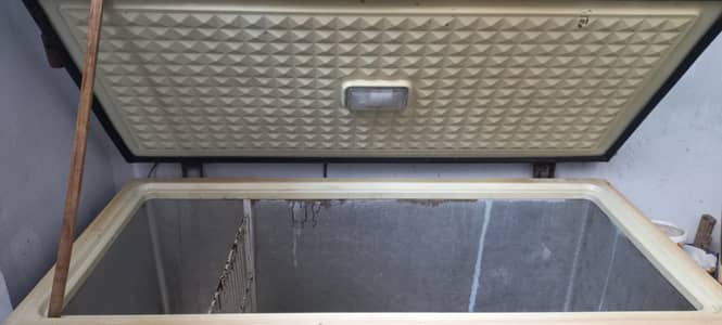A good Condtion Freezer used for sale in just Rs 50000