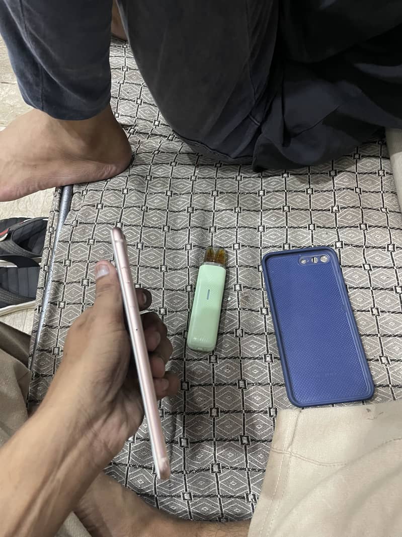 Apple iPhone 8 Plus 0