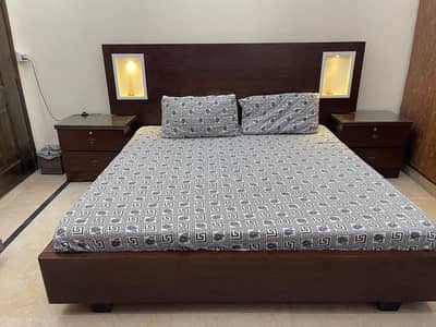 Bed dressing and sidetables