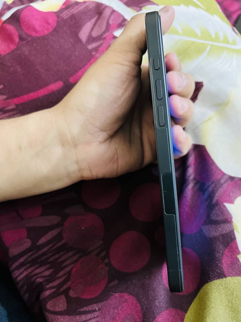 Apple iPhone 16 Plus 1